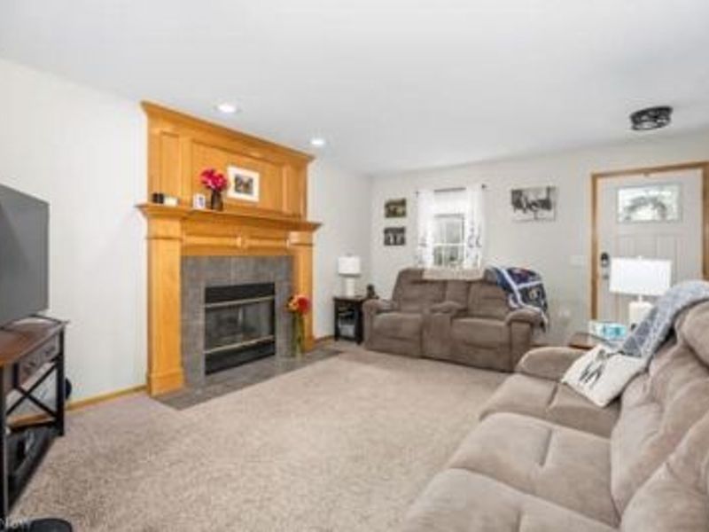 832 Queens Gate Way, Wadsworth, OH 44281 Photo 4