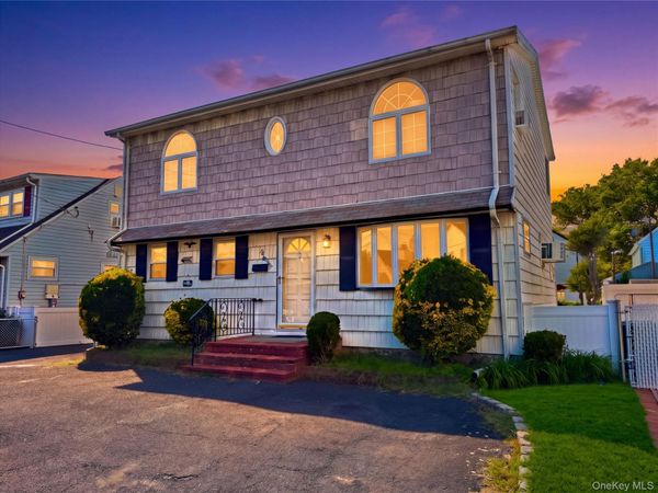 78 Gates Avenue , Valley Stream, NY 11580