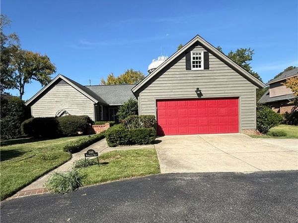 1848 Morganton Road, Fayetteville, NC 28305