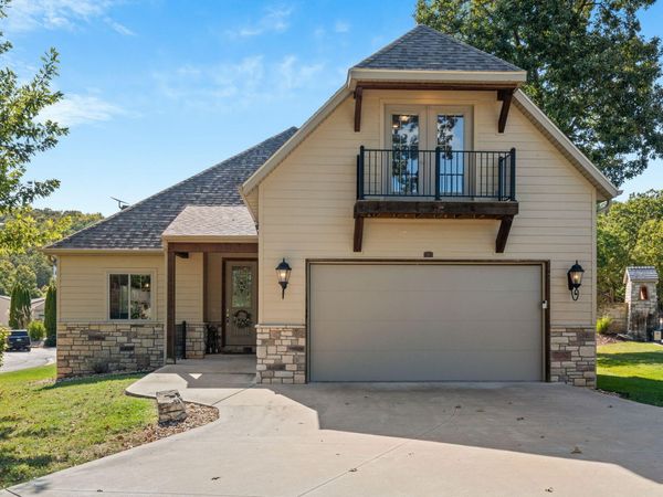 16 Grand Vin Lane, Blue Eye, MO 65611