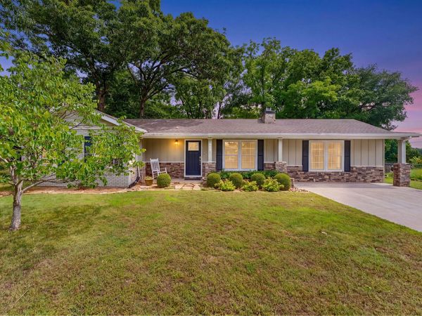 909 Cliff Drive , Branson, MO 65616