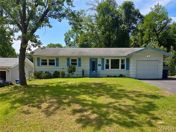 62 Bayview Court, Ferguson, MO 63135