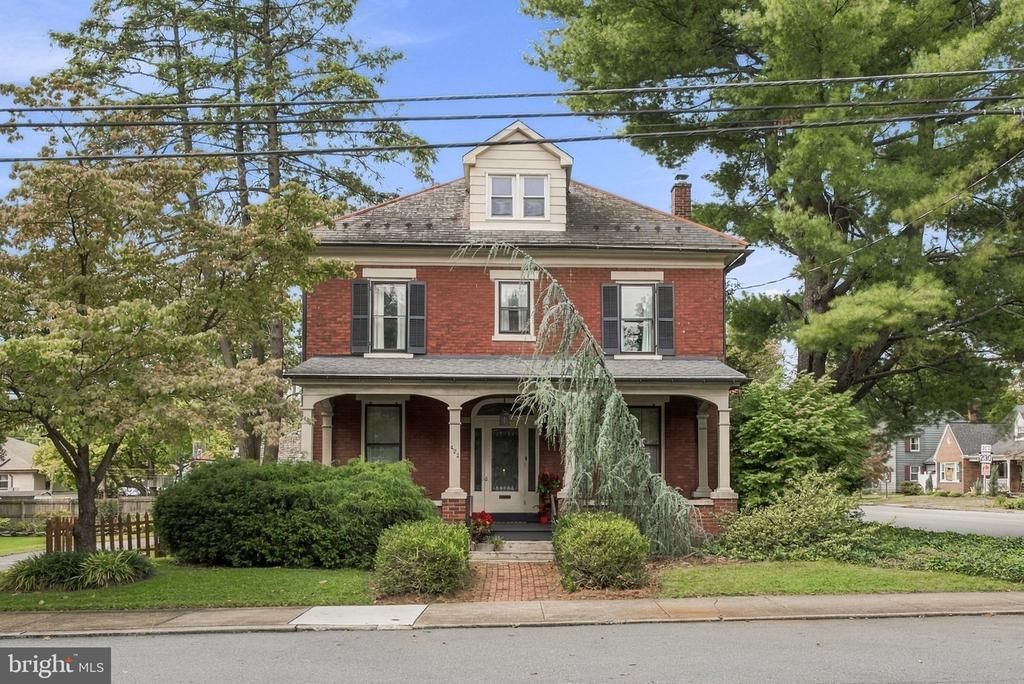 422 N HANOVER STREET , ELIZABETHTOWN, PA 17022