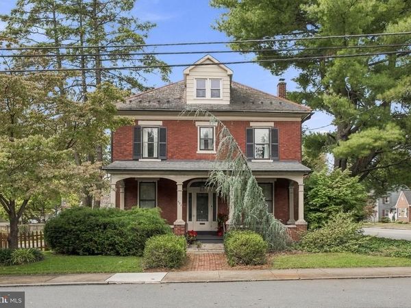 422 N HANOVER STREET , ELIZABETHTOWN, PA 17022