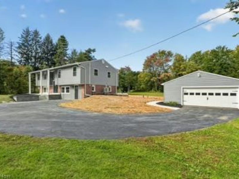 16940 Thompson Road, Thompson, OH 44086 Photo 4