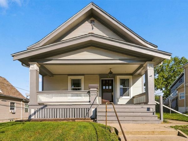 615 4th Street SW, Cedar Rapids, IA 52404