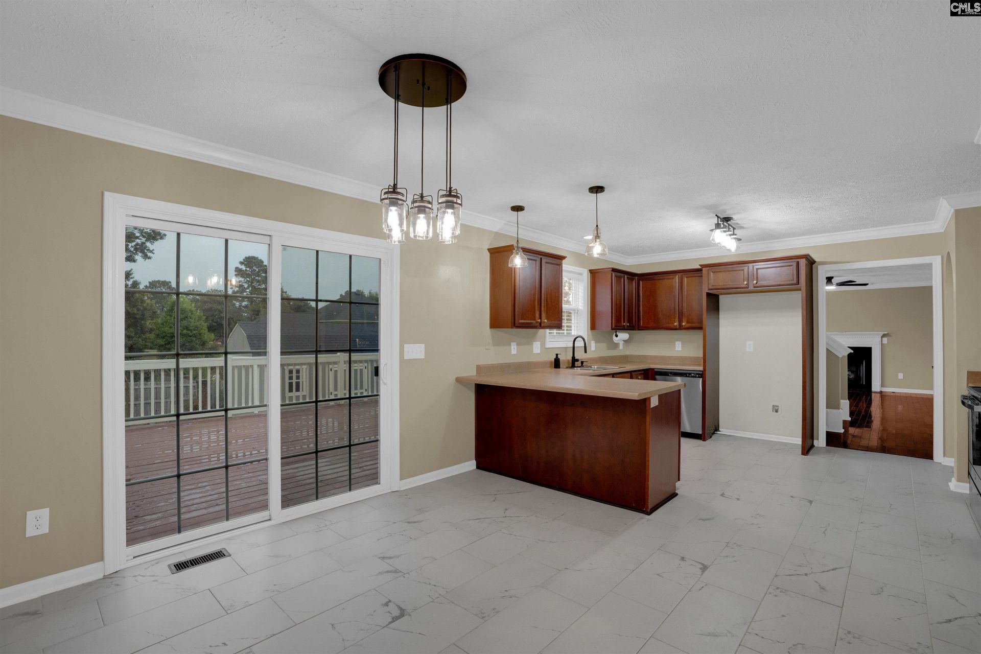 137 Cotoneaster Drive  Photo 13