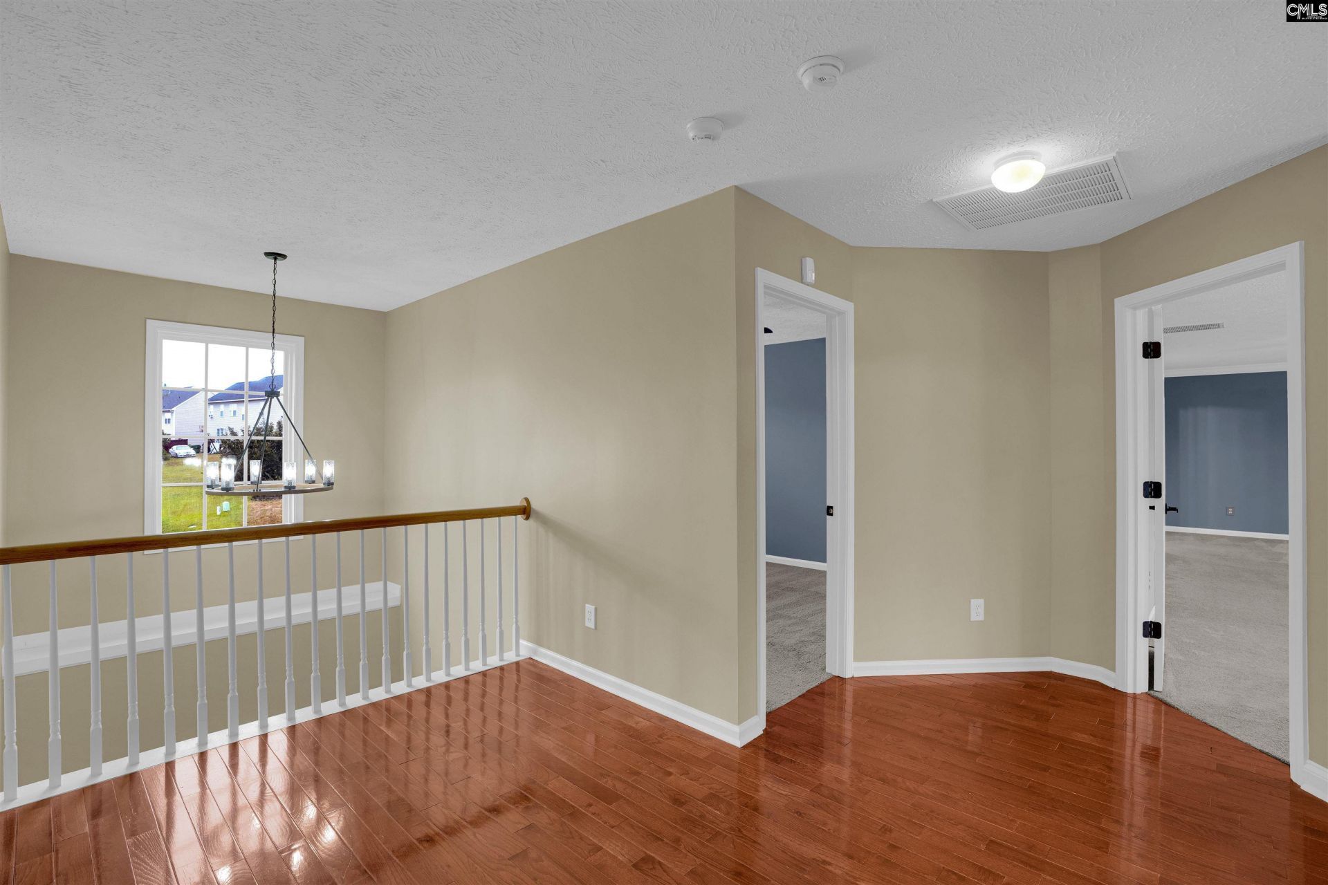 137 Cotoneaster Drive  Photo 18