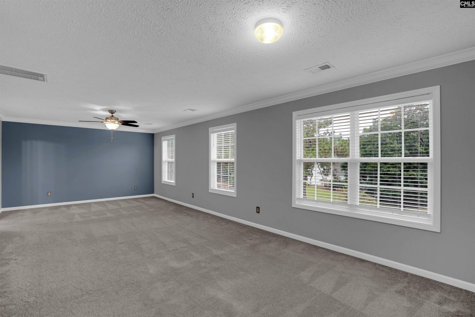 137 Cotoneaster Drive  Photo 19