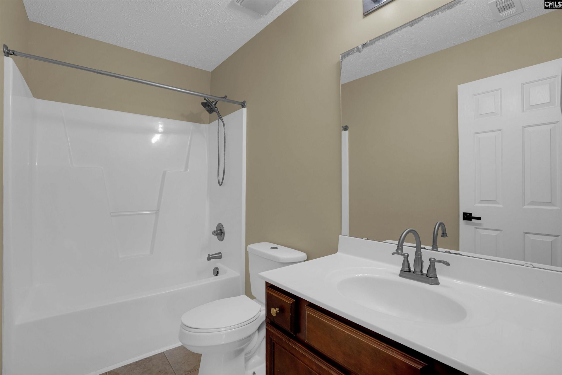 137 Cotoneaster Drive  Photo 29
