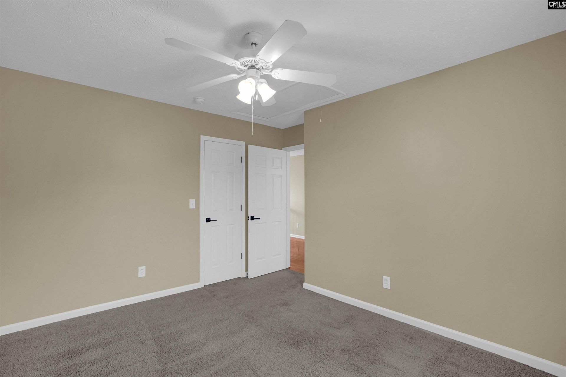 137 Cotoneaster Drive  Photo 30