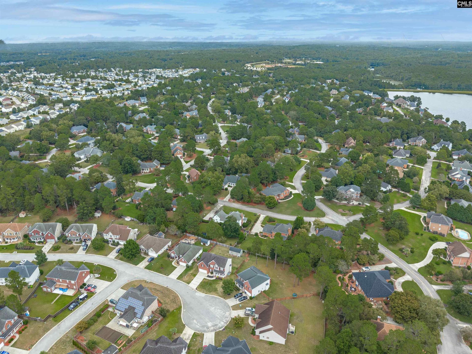 137 Cotoneaster Drive  Photo 40