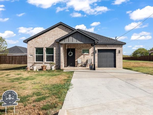 405 John Street , Hillsboro, TX 76645