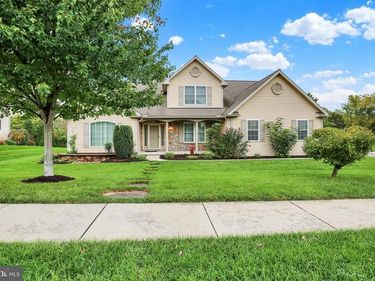 301 VALLEY COURT, SINKING SPRING, PA 19608