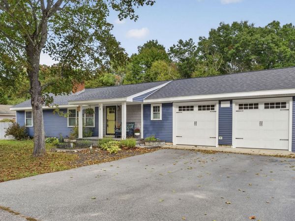 39 N Reading Street, Hooksett, NH 03106