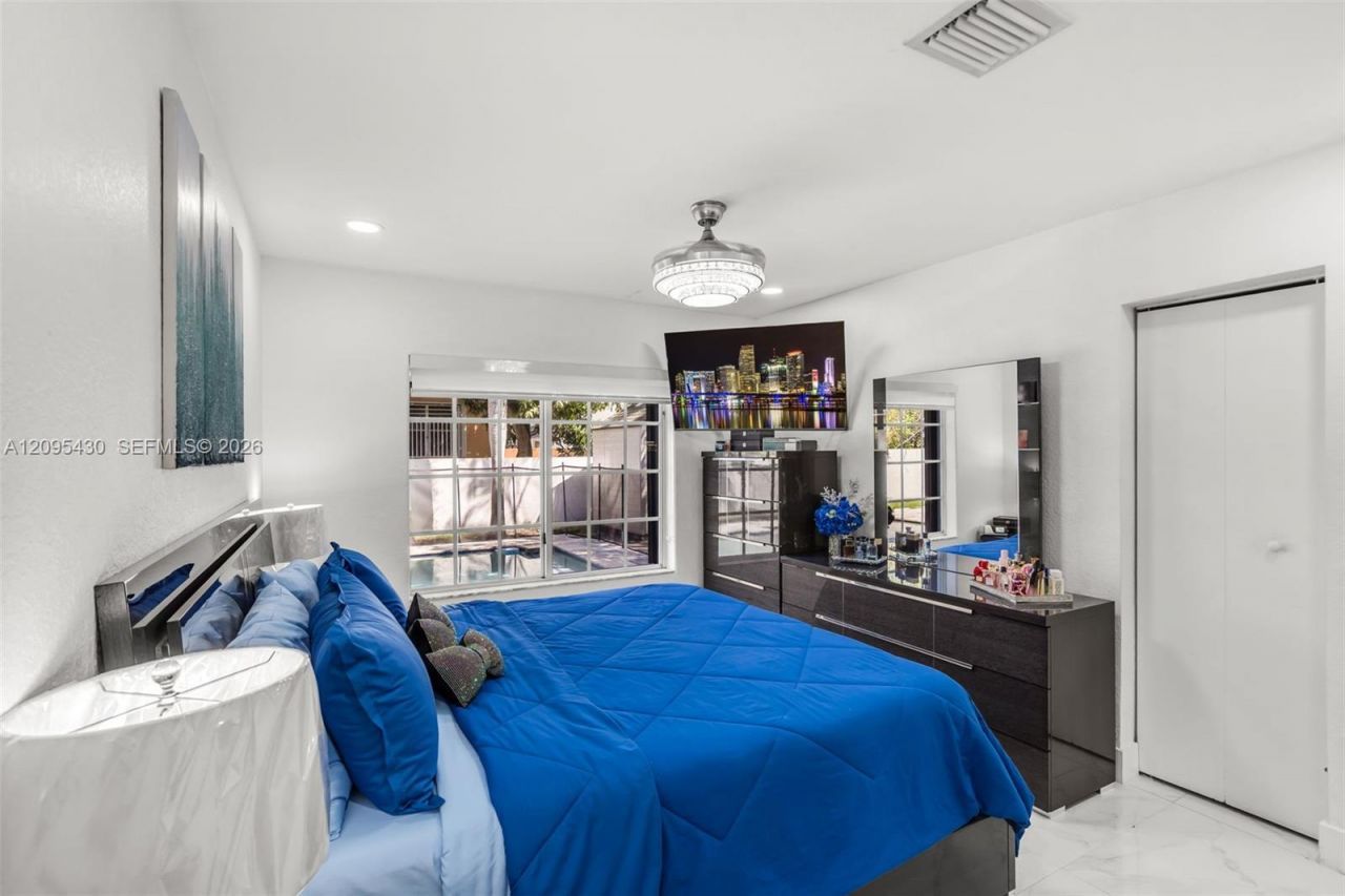 8441 NW 163rd Ter, Miami Lakes, FL 33016 Photo