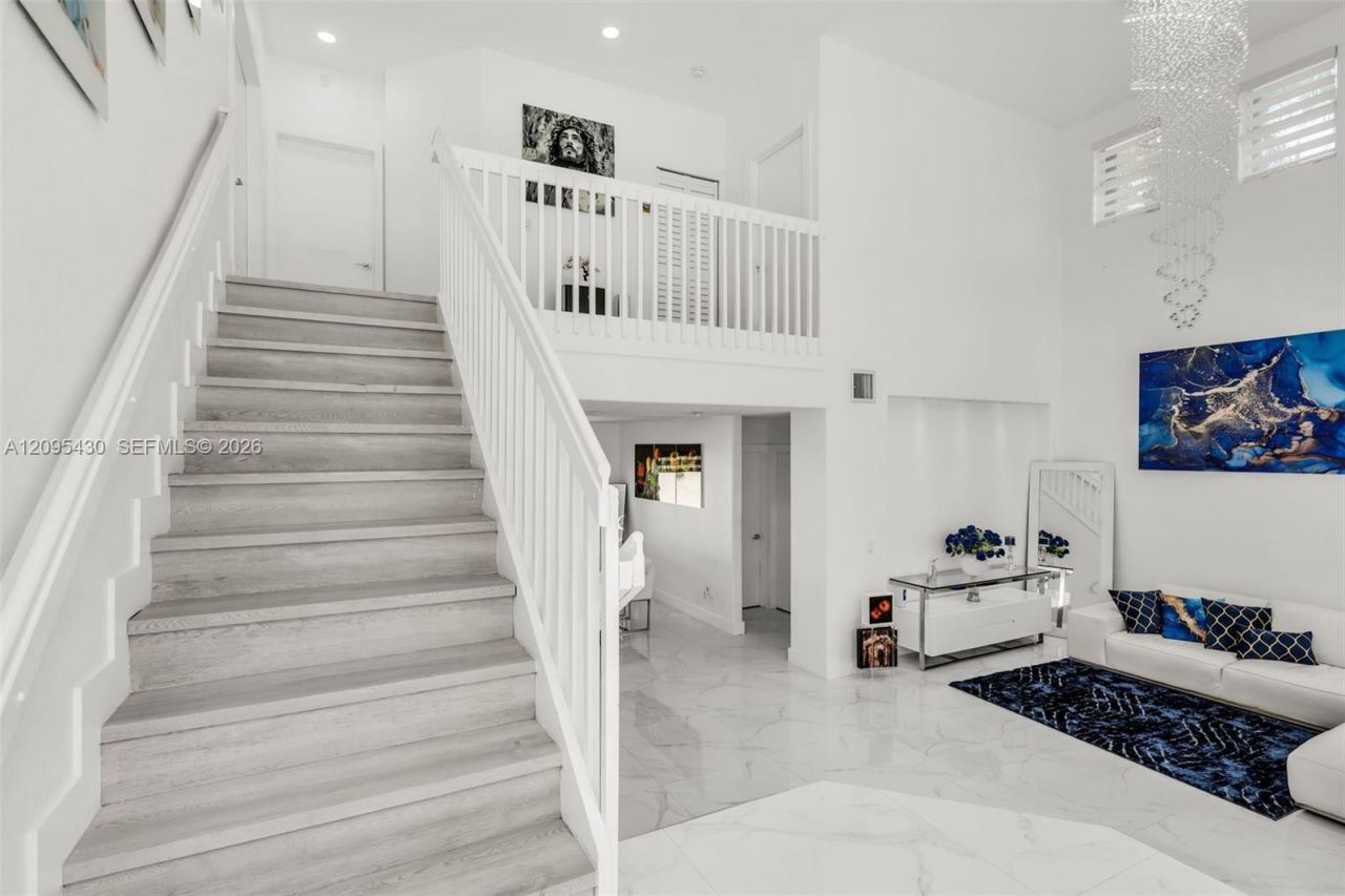 8441 NW 163rd Ter, Miami Lakes, FL 33016 Photo