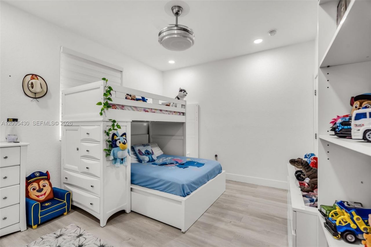 8441 NW 163rd Ter, Miami Lakes, FL 33016 Photo