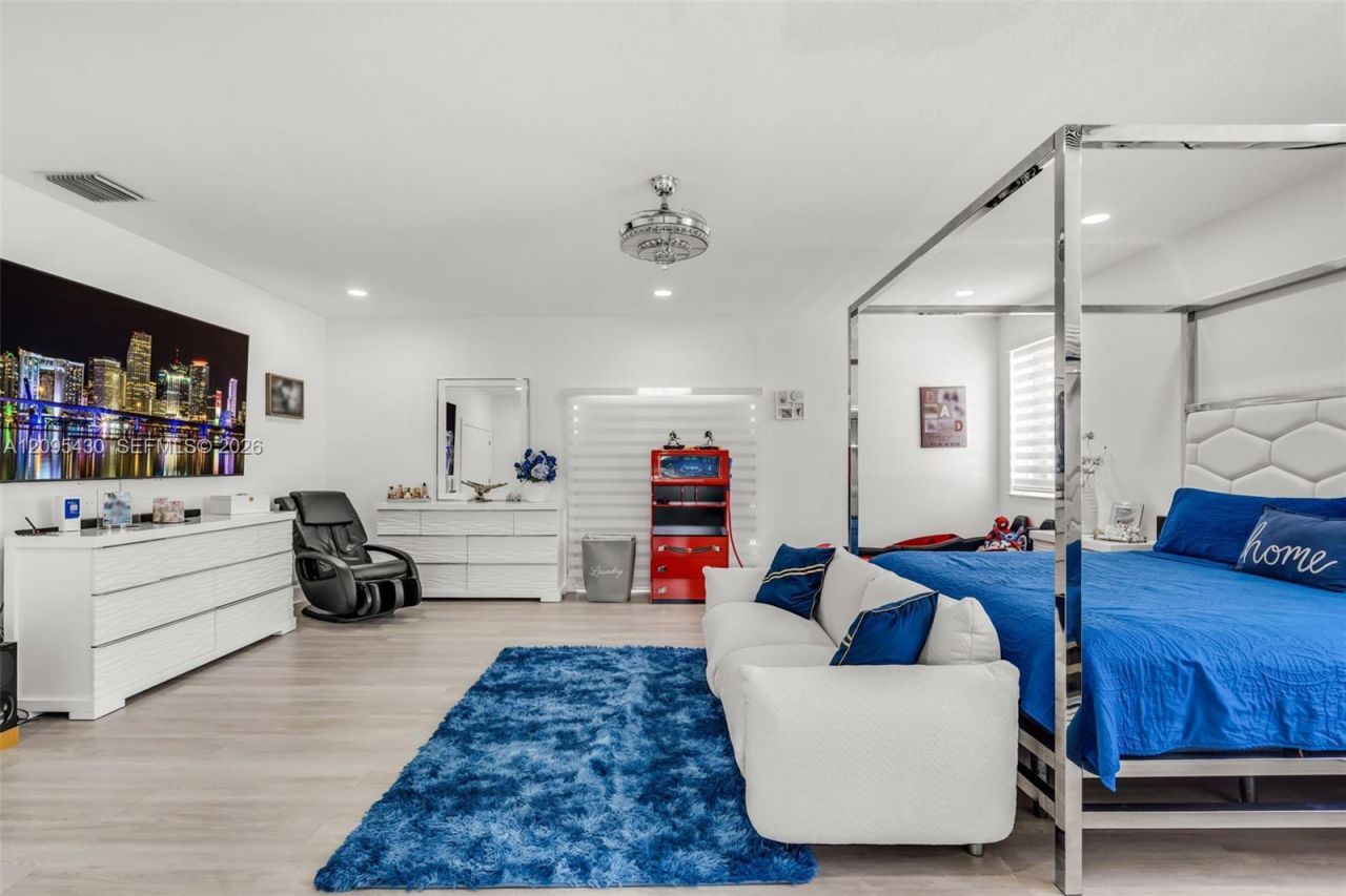8441 NW 163rd Ter, Miami Lakes, FL 33016 Photo