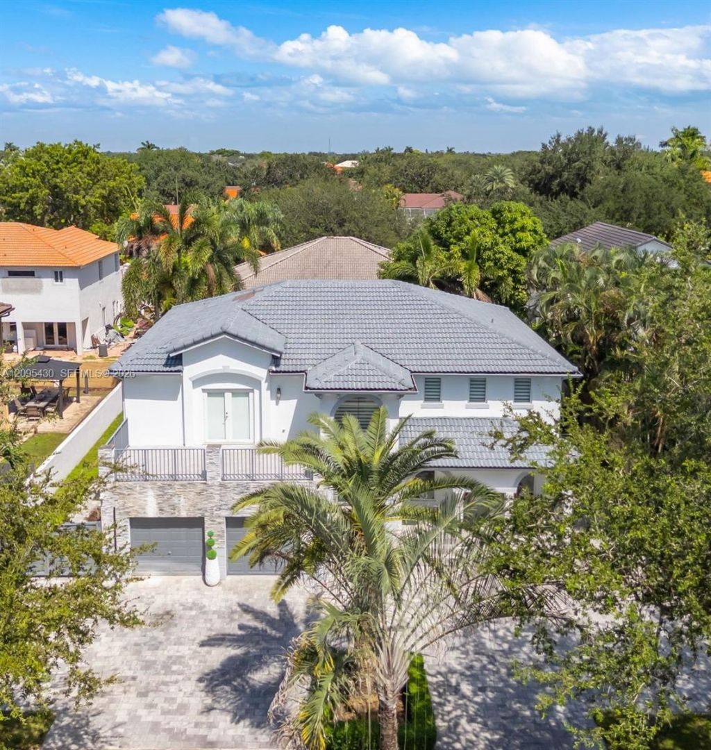 8441 NW 163rd Ter, Miami Lakes, FL 33016 Photo