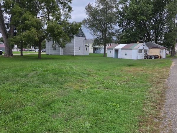 123 N Goodrich Street , Newcomerstown, OH 43832