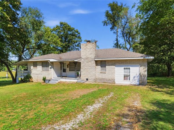 22562 Highway 412 , Huntsville, AR 72740