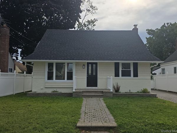 200 Raff Avenue , Elmont, NY 11003