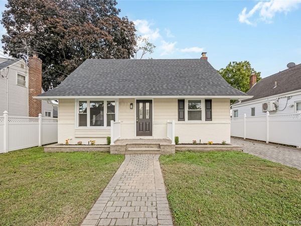 200 Raff Avenue, Elmont, NY 11003