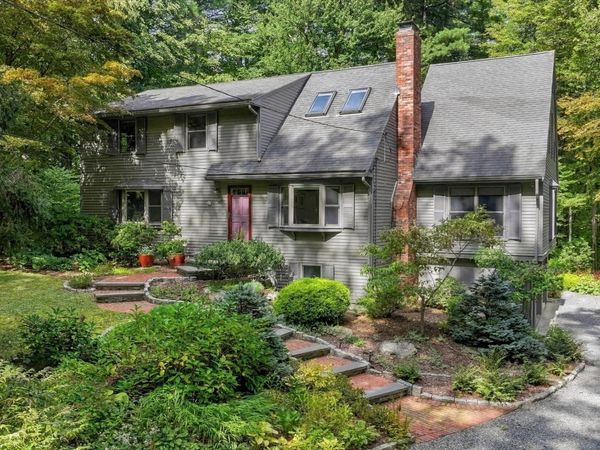 52 W Elm St, Hopkinton, MA 01748