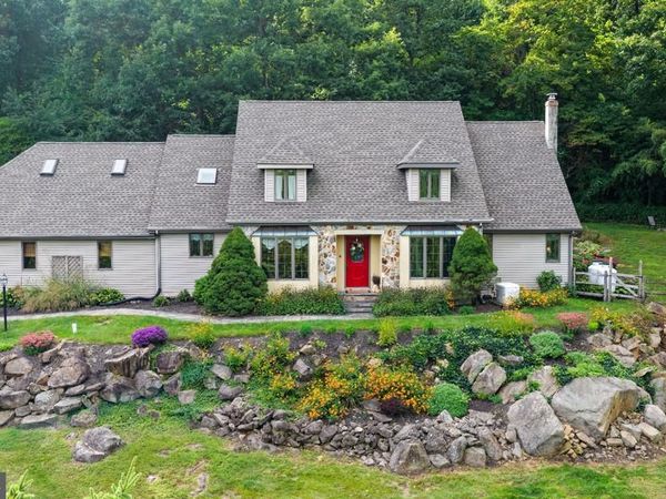 110 LOVELL LANE , GLENMOORE, PA 19343