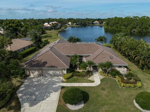 7570 LINKS COURT , SARASOTA, FL 34243