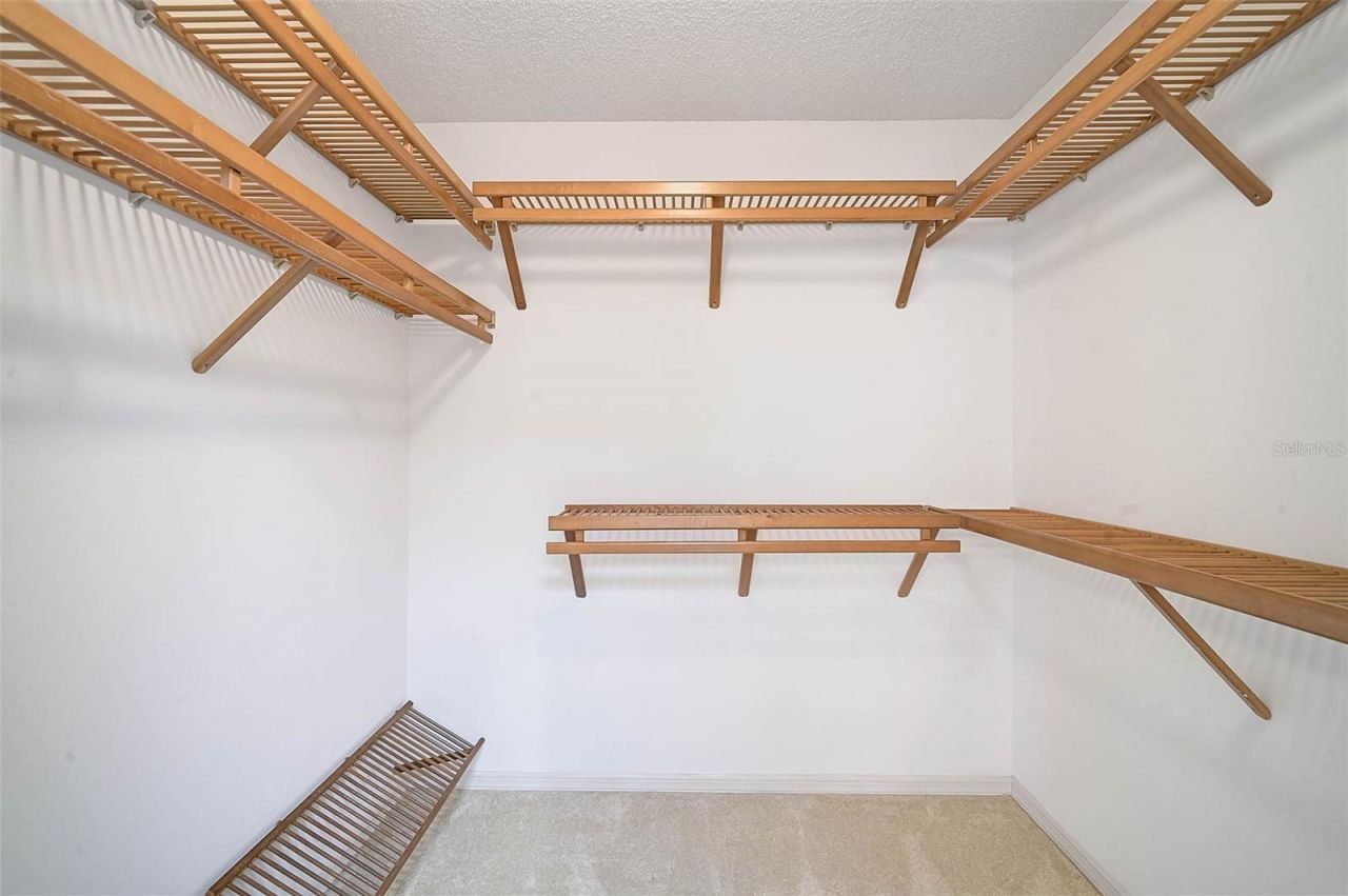 7570 Links Court , Sarasota, FL 34243 Photo