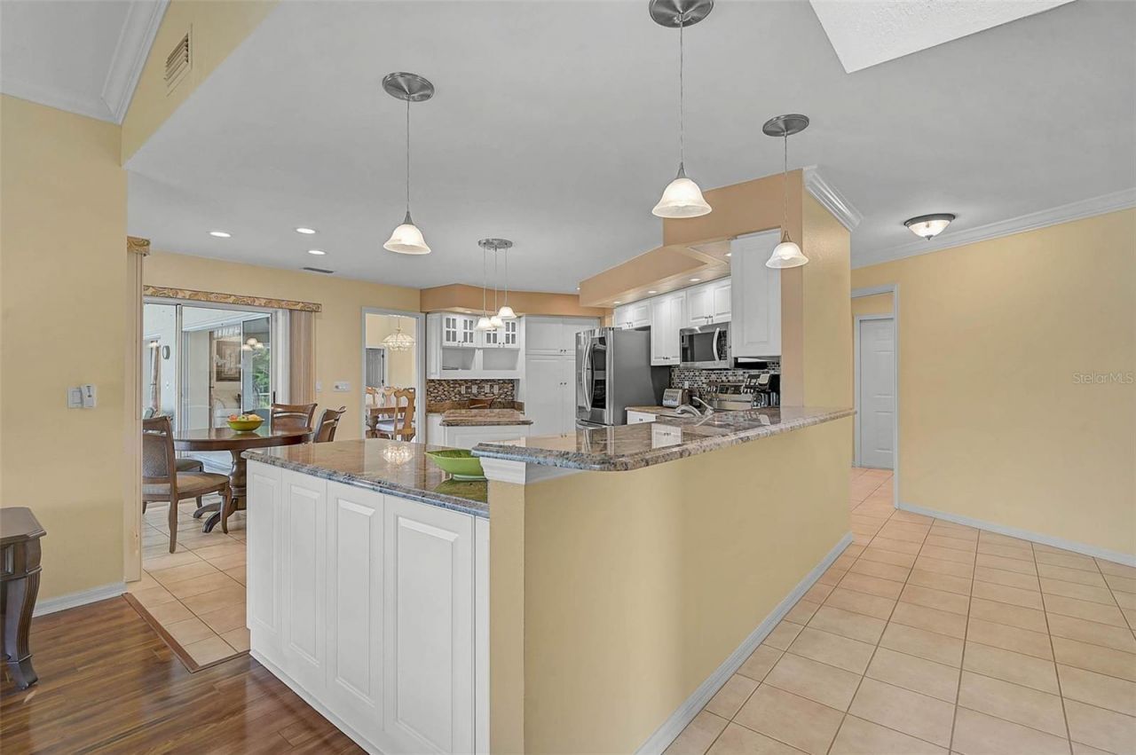 7570 Links Court , Sarasota, FL 34243 Photo