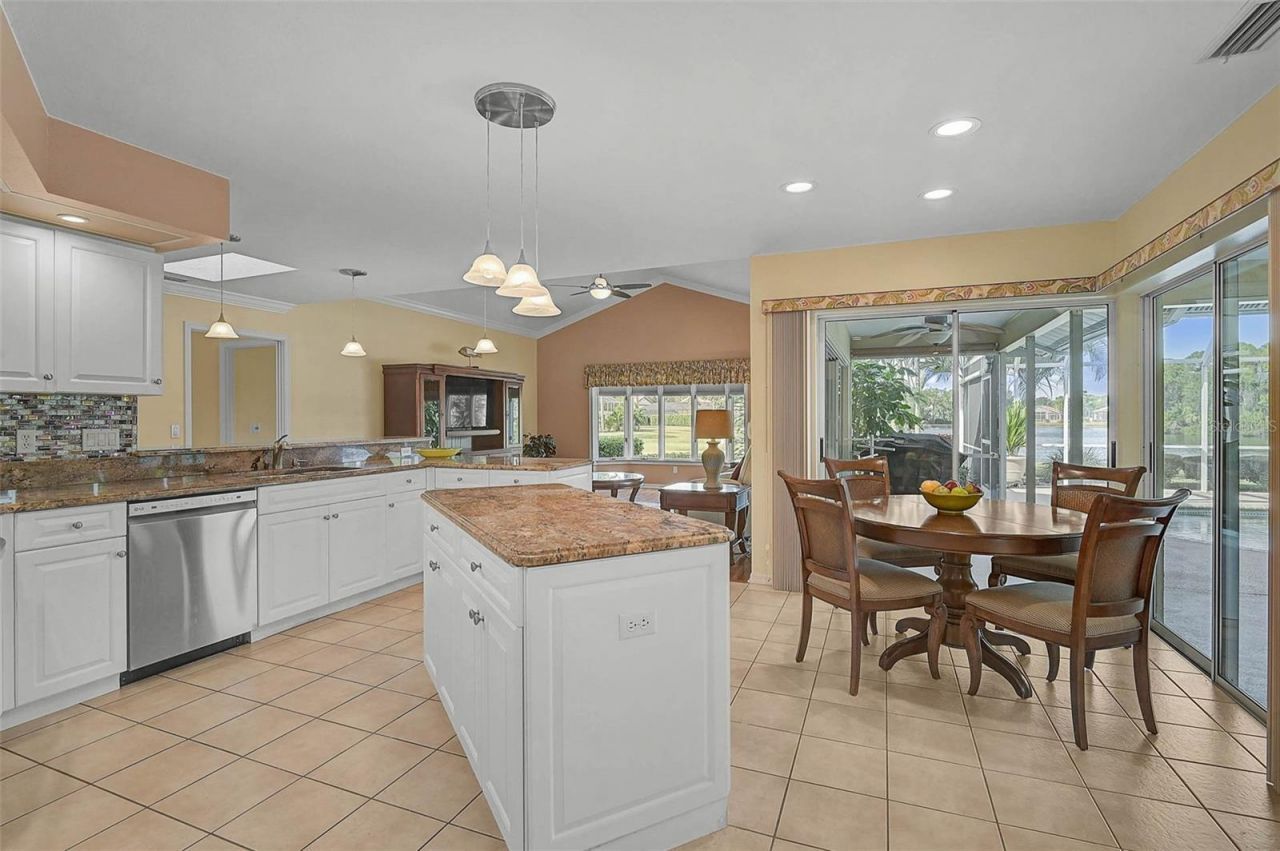 7570 Links Court , Sarasota, FL 34243 Photo