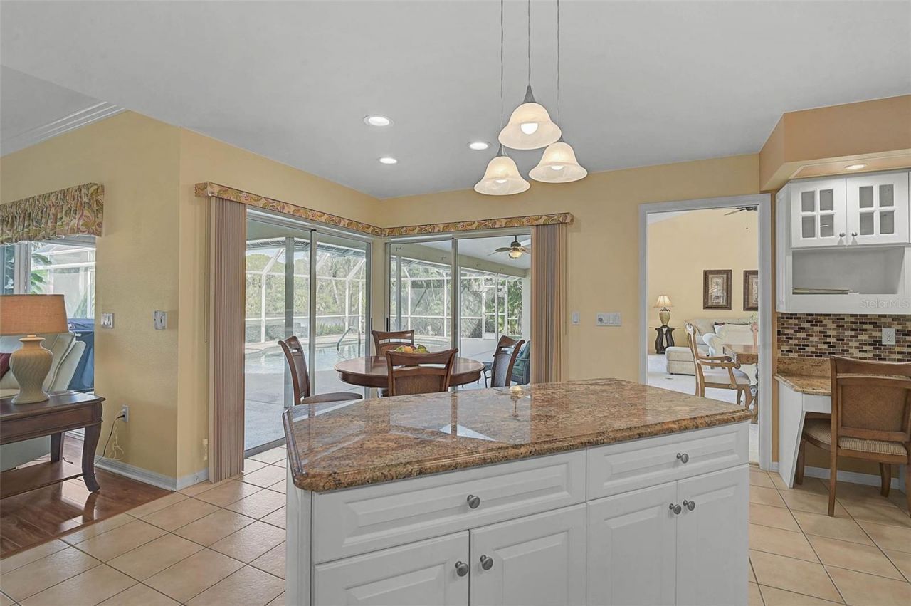 7570 Links Court , Sarasota, FL 34243 Photo