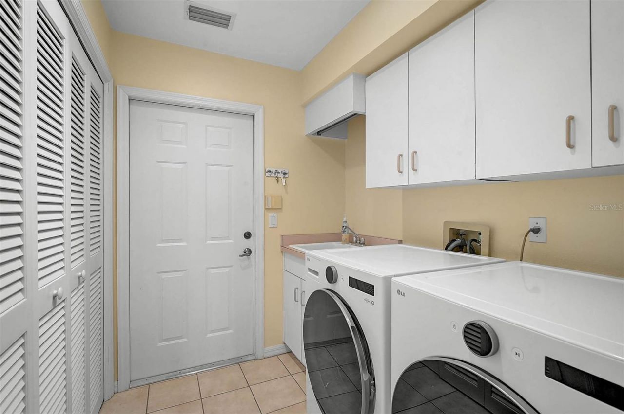 7570 Links Court , Sarasota, FL 34243 Photo