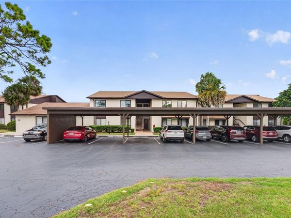 530 FAIRWAYS CIRCLE , Unit B, OCALA, FL 34472