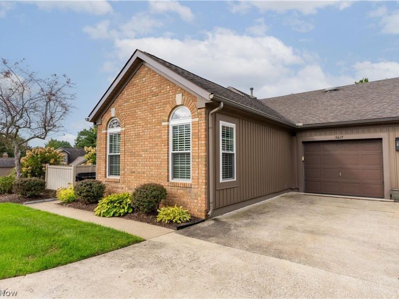 3617 Barrington Place NW, Canton, OH 44708 Photo 2