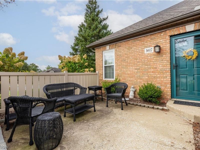 3617 Barrington Place NW, Canton, OH 44708 Photo 3