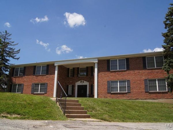 1046 Kehrs Mill Road , Ballwin, MO 63011