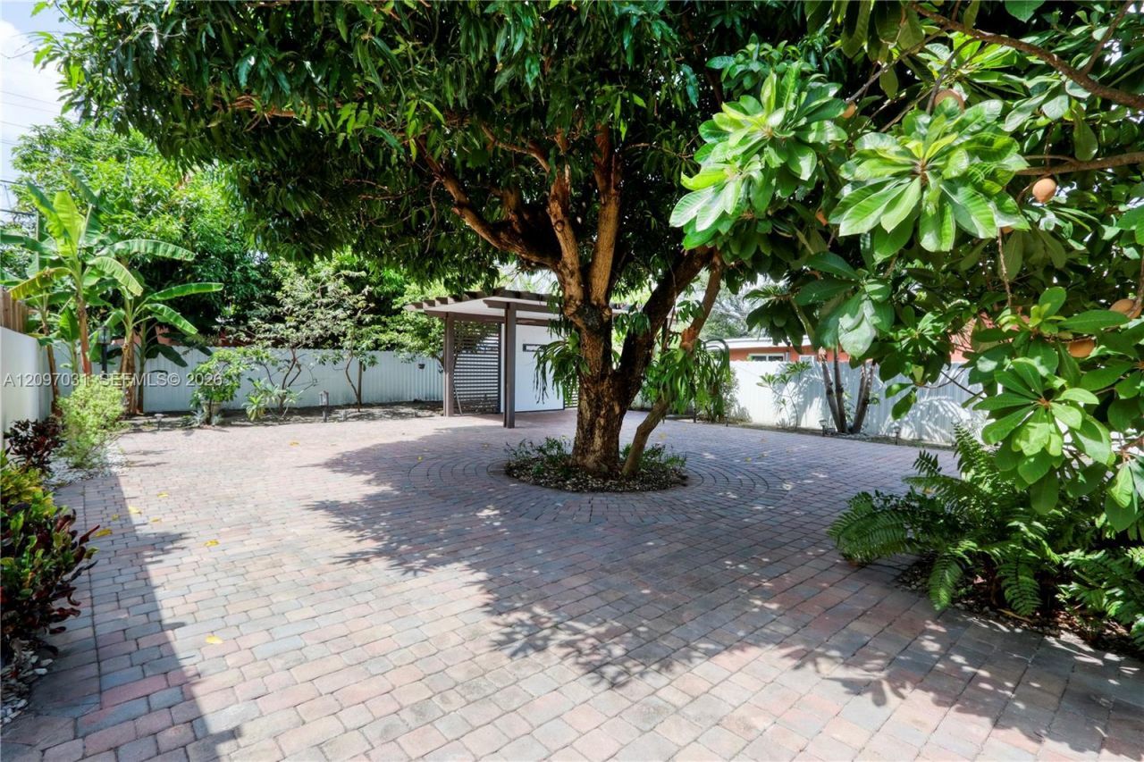4730 NW 4th Ter, Miami, FL 33126 Photo