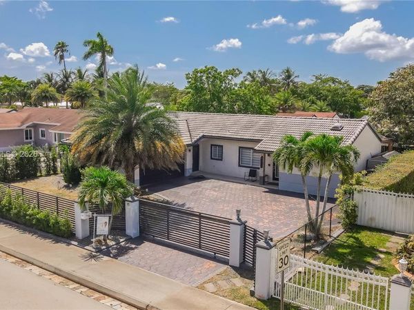 6320 NW 199th St , Unit N/A, Hialeah, FL 33015