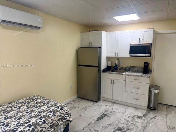 1747 Adams St , Unit Rear, Hollywood, FL 33020