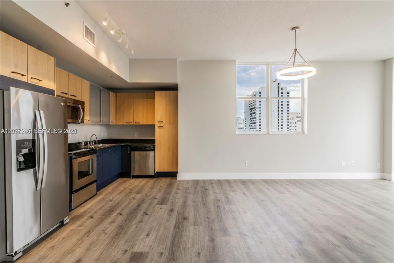 1350 NW 8th Ct, Unit A1-7, Miami, FL 33136 Photo