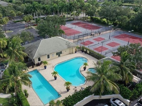 2740 Cypress Trace CIR, Unit 2725S, NAPLES, FL 34119
