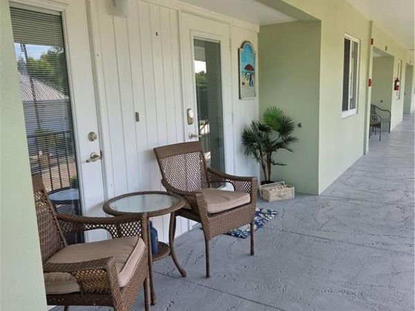 466 12th AVE S, Unit 466, NAPLES, FL 34102