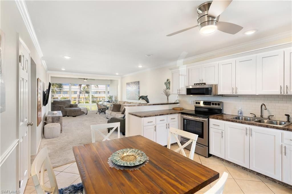 466 12th Ave S, Unit 466, Naples, FL 34102 Photo
