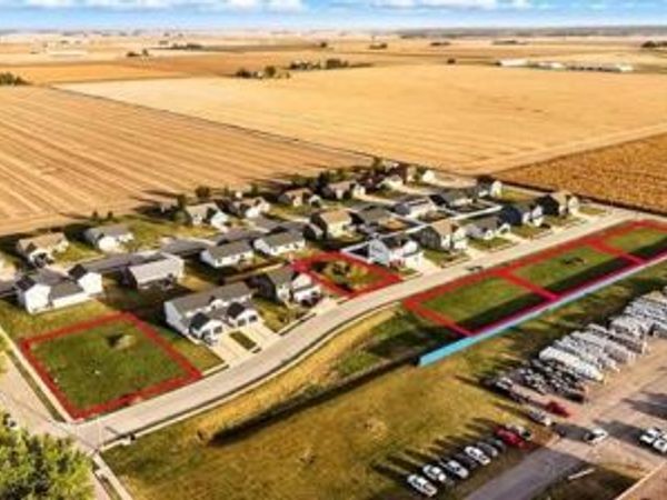 S 11th Ave / E Tyler St , Washington, IA 52353