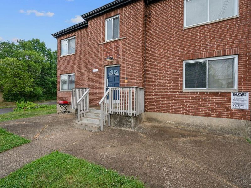 7796 Stillwell Road, Cincinnati, OH 45237 Photo 2