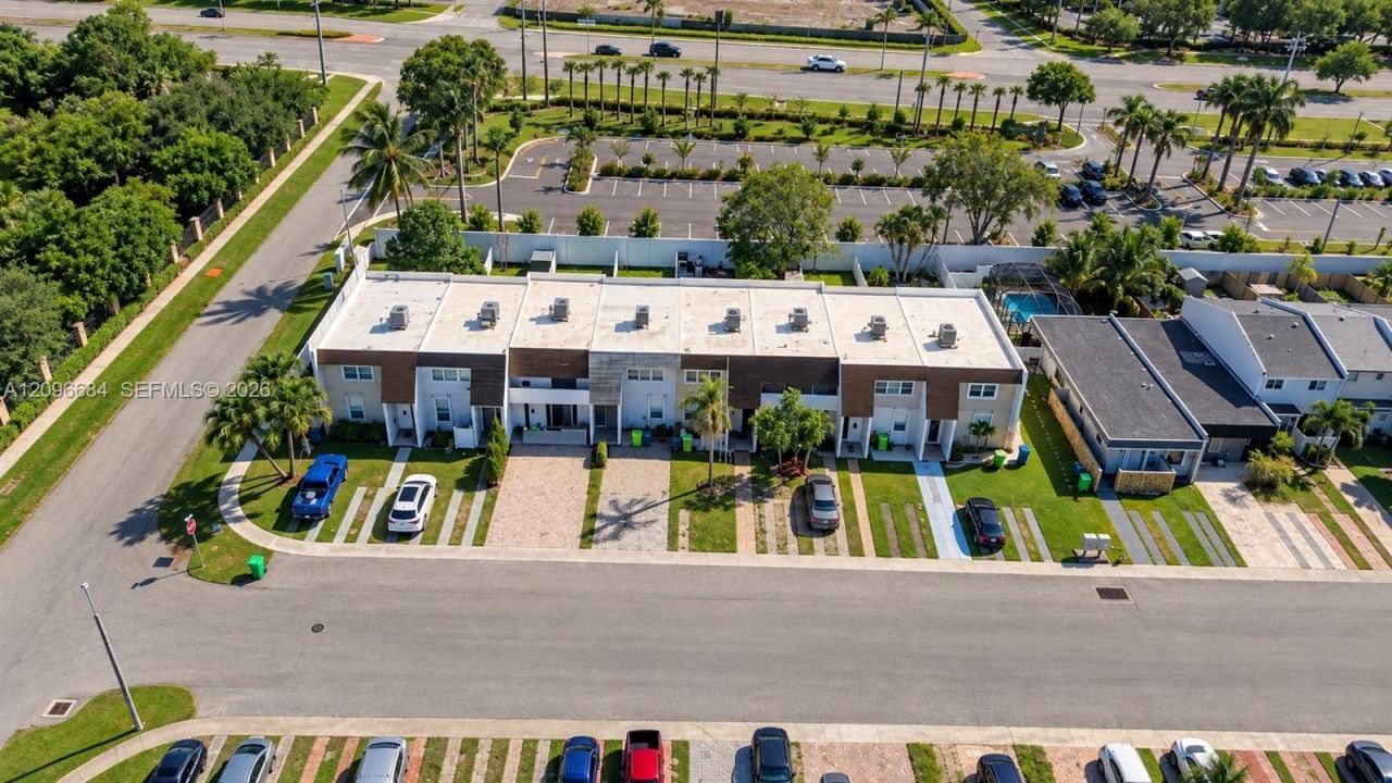 9074 NW 35th Pl, Sunrise, FL 33351 Photo